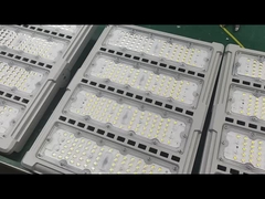 গলফ ড্রাইভিং স্পোর্টস রেঞ্জের জন্য লুমেন 48000-64000lm 160lm/W LED মডিউল ফ্লাড লাইটিং টাওয়ার